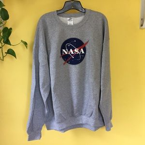 Basic Gray Crew Neck Sweater Nasa Logo